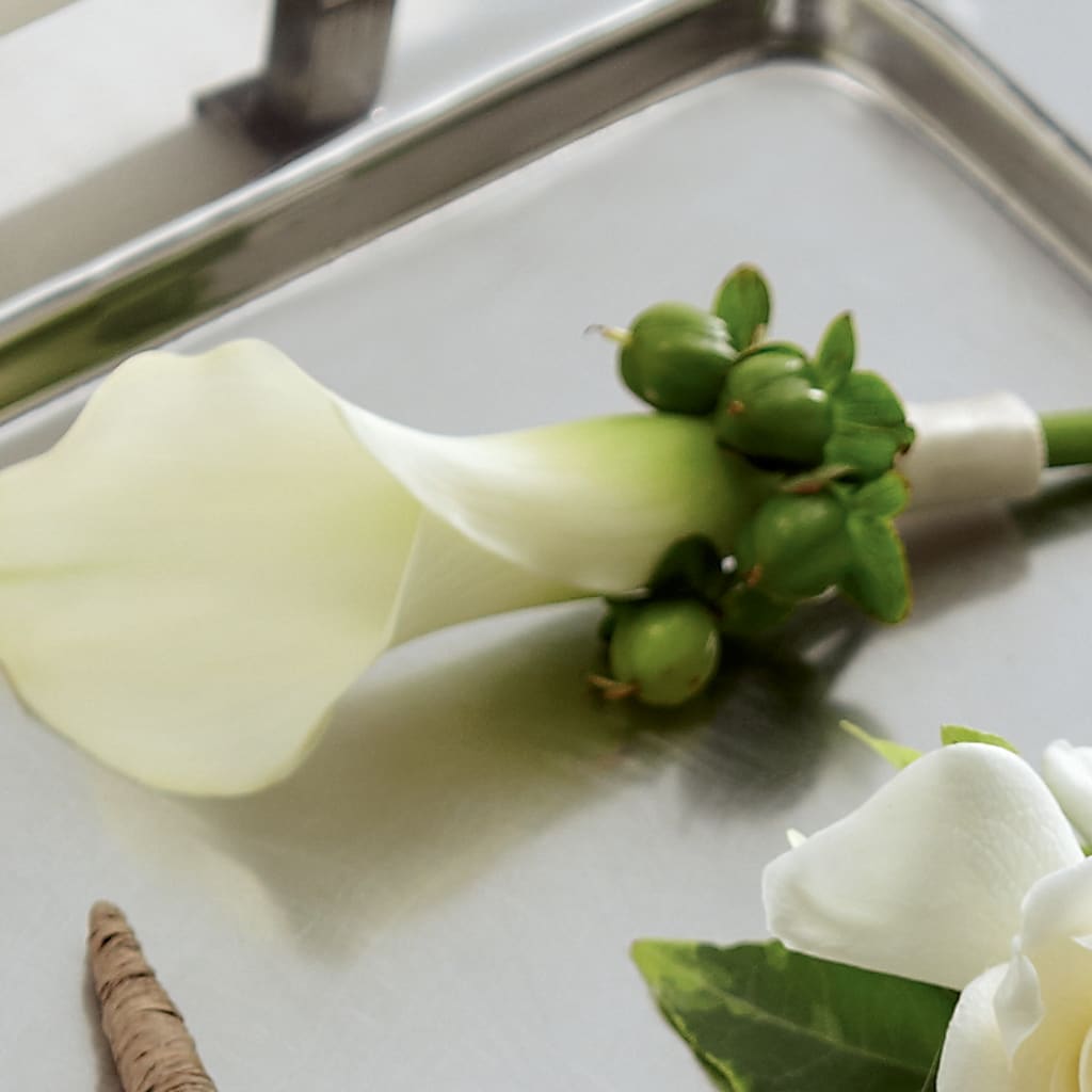 White Calla Boutonniere – La Maison De Fleur, Pierre Part LA