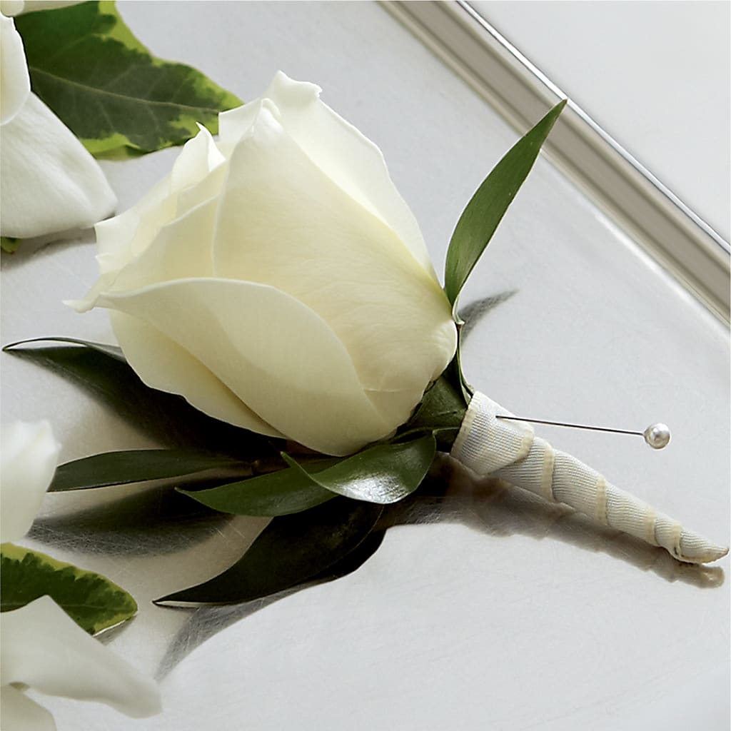 White Rose Boutonniere – La Maison De Fleur, Pierre Part LA